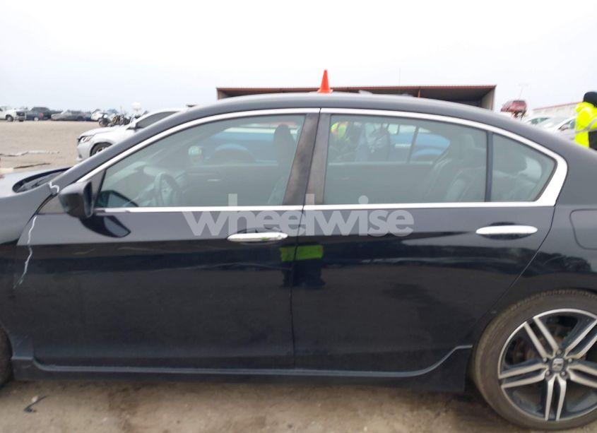 Photo 15 of 2017 Honda Accord SPORT (VIN 1HGCR2F52HA216571)