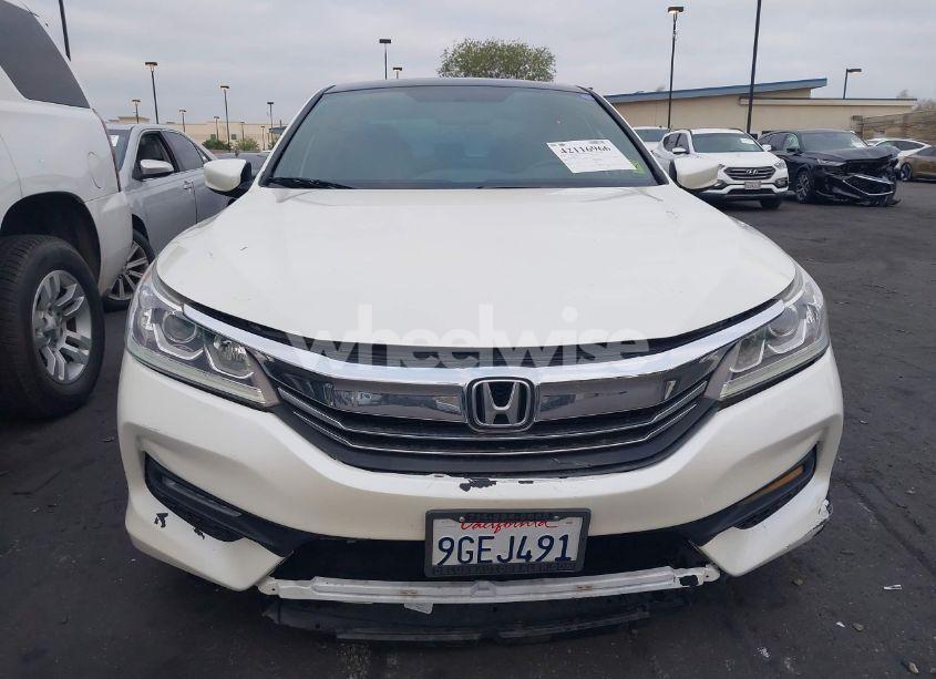 Photo 12 of 2017 Honda Accord SPORT (VIN 1HGCR2F52HA220832)