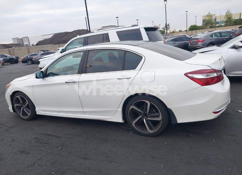 Photo 14 of 2017 Honda Accord SPORT (VIN 1HGCR2F52HA220832)