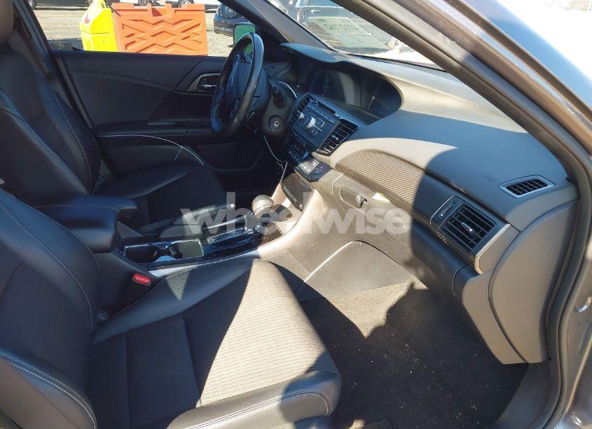 Photo 5 of 2017 Honda Accord SPORT (VIN 1HGCR2F52HA238974)