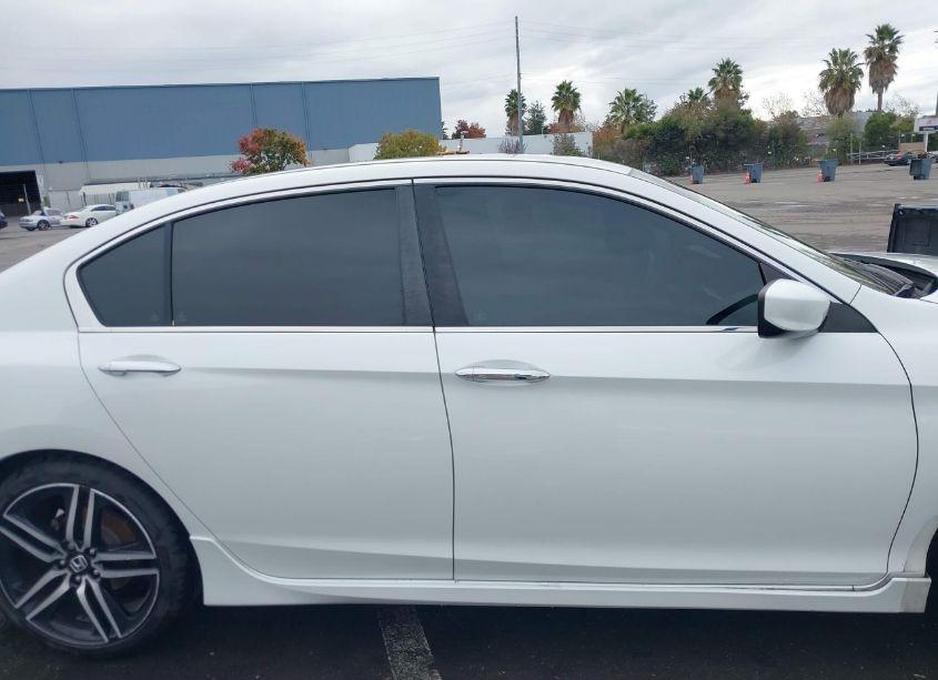 Photo 14 of 2017 Honda Accord SPORT (VIN 1HGCR2F52HA267083)