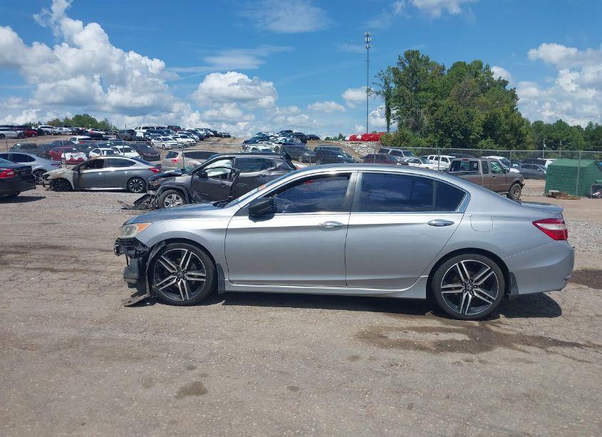 Photo 15 of 2017 Honda Accord SPORT (VIN 1HGCR2F52HA304066)