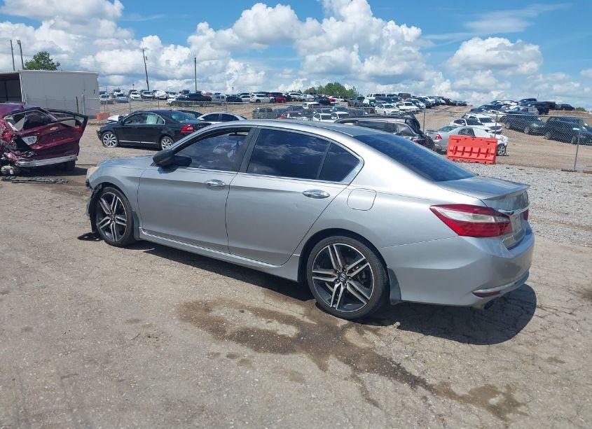 Photo 3 of 2017 Honda Accord SPORT (VIN 1HGCR2F52HA304066)