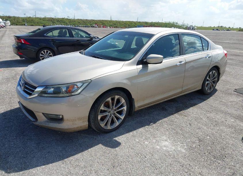 Photo 2 of 2013 Honda Accord SPORT (VIN 1HGCR2F53DA075570)