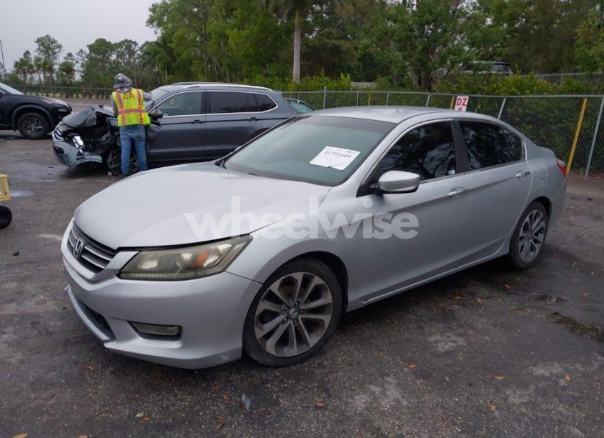 Photo 2 of 2013 Honda Accord SPORT (VIN 1HGCR2F53DA131541)