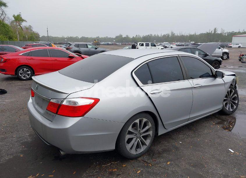 Photo 4 of 2013 Honda Accord SPORT (VIN 1HGCR2F53DA131541)