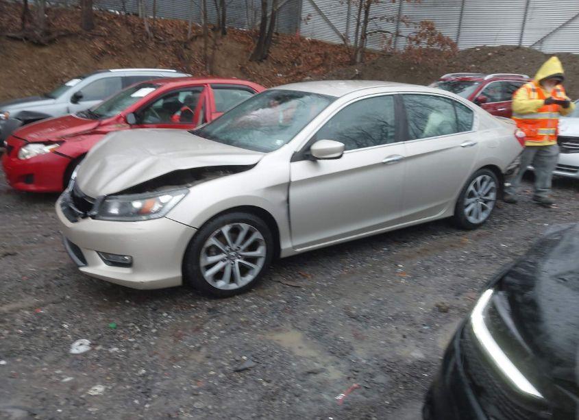 Photo 2 of 2013 Honda Accord SPORT (VIN 1HGCR2F53DA247239)