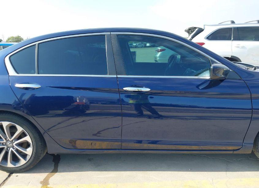 Photo 13 of 2015 Honda Accord SPORT (VIN 1HGCR2F53FA000743)