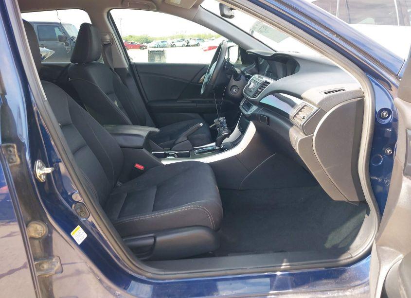 Photo 5 of 2015 Honda Accord SPORT (VIN 1HGCR2F53FA000743)