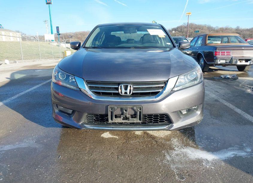 Photo 13 of 2015 Honda Accord SPORT (VIN 1HGCR2F53FA010950)