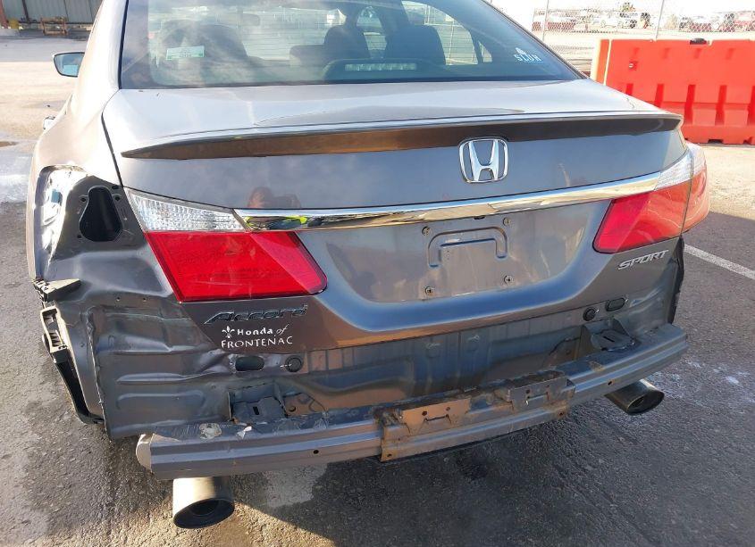 Photo 6 of 2015 Honda Accord SPORT (VIN 1HGCR2F53FA010950)