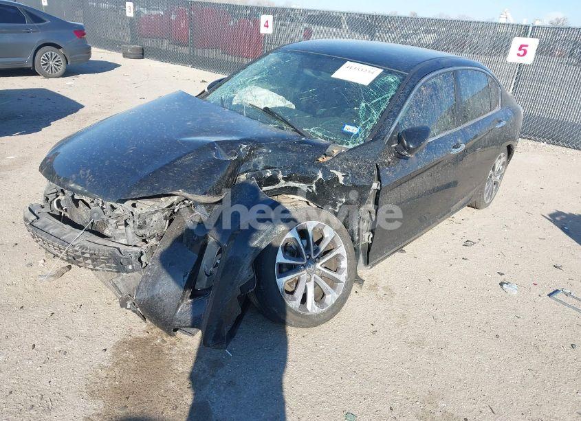 Photo 2 of 2015 Honda Accord SPORT (VIN 1HGCR2F53FA026582)