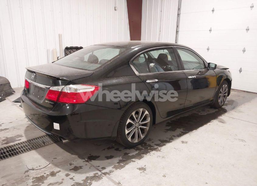 Photo 4 of 2015 Honda Accord SPORT (VIN 1HGCR2F53FA065592)
