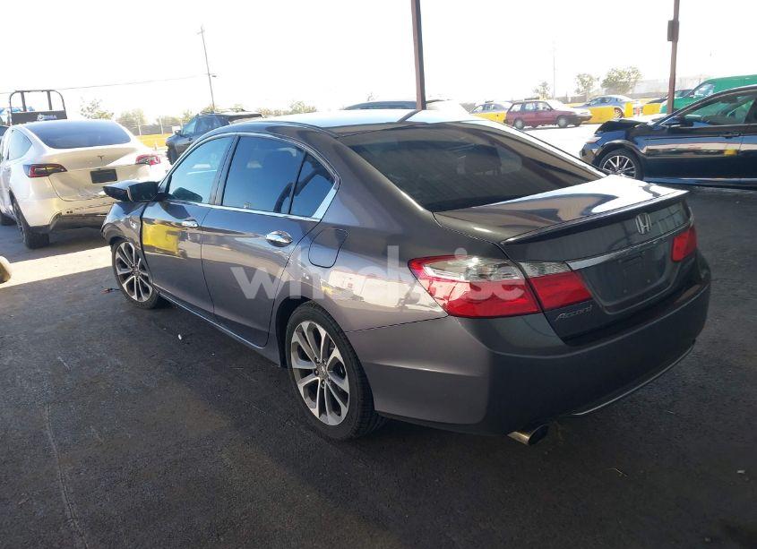 Photo 3 of 2015 Honda Accord SPORT (VIN 1HGCR2F53FA174490)