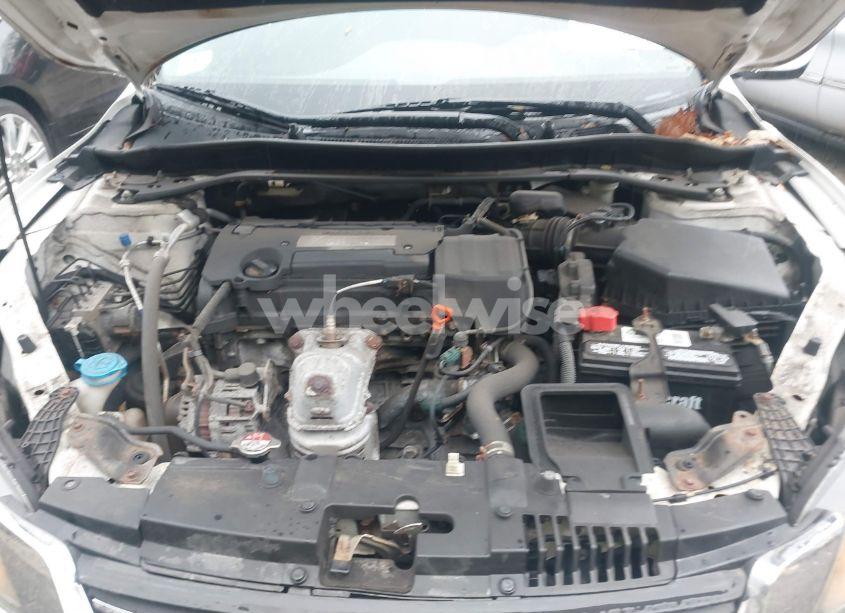 Photo 10 of 2015 Honda Accord SPORT (VIN 1HGCR2F53FA223039)