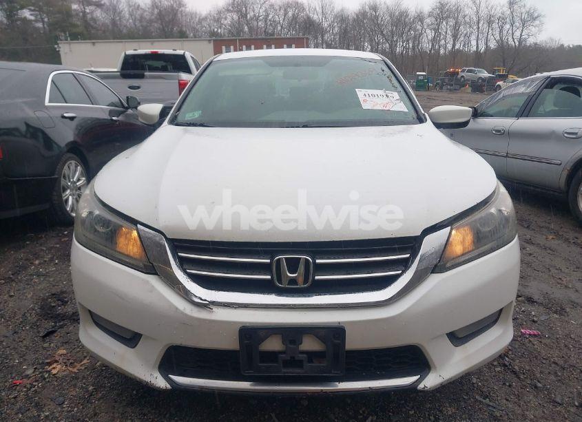 Photo 12 of 2015 Honda Accord SPORT (VIN 1HGCR2F53FA223039)