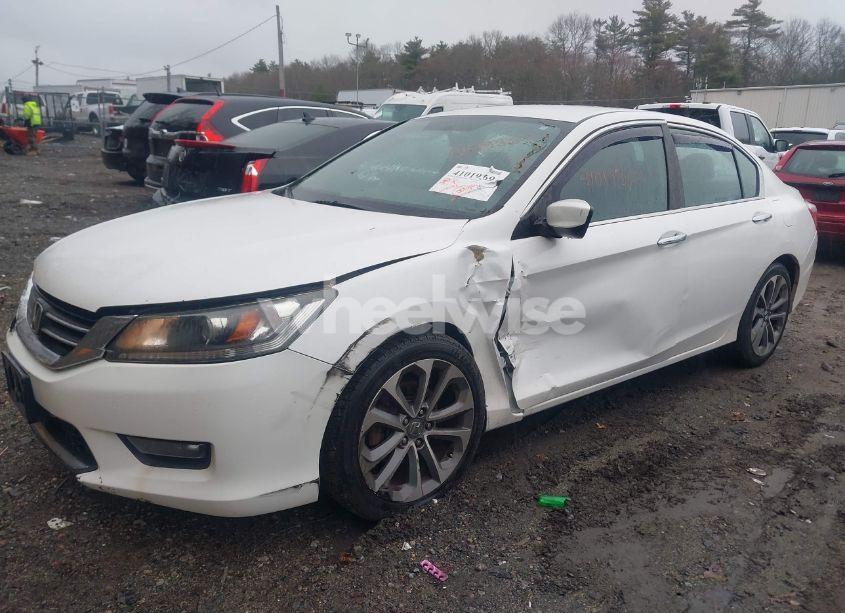 Photo 2 of 2015 Honda Accord SPORT (VIN 1HGCR2F53FA223039)