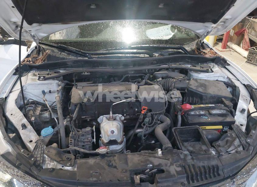 Photo 10 of 2016 Honda Accord SPORT (VIN 1HGCR2F53GA015616)