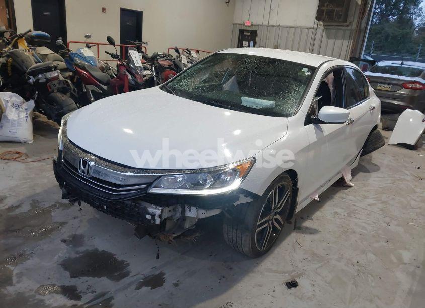 Photo 2 of 2016 Honda Accord SPORT (VIN 1HGCR2F53GA015616)