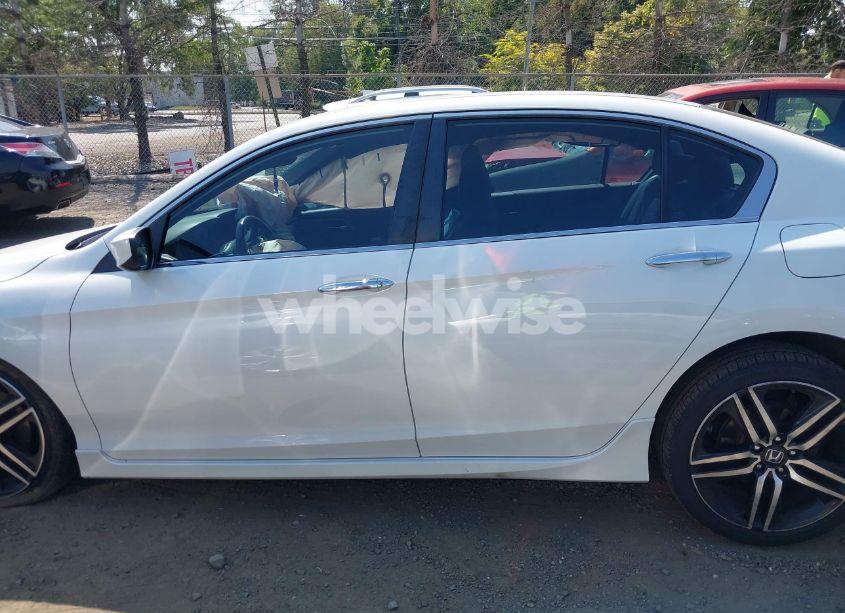 Photo 14 of 2016 Honda Accord SPORT (VIN 1HGCR2F53GA163135)