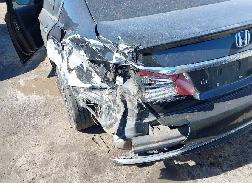 Photo 17 of 2016 Honda Accord SPORT (VIN 1HGCR2F53GA188942)