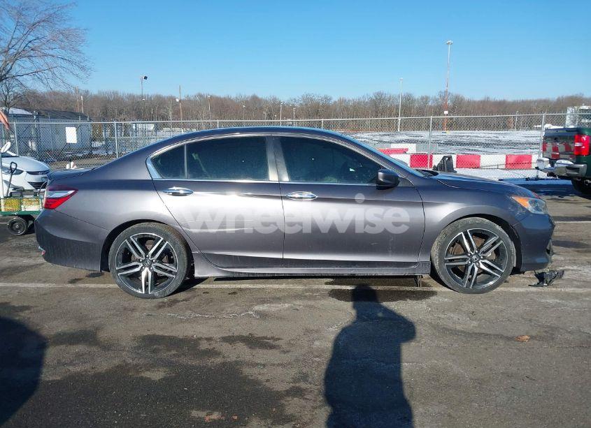 Photo 13 of 2017 Honda Accord SPORT (VIN 1HGCR2F53HA010854)