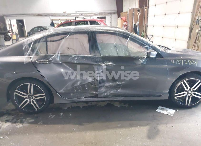 Photo 6 of 2017 Honda Accord SPORT (VIN 1HGCR2F53HA044311)