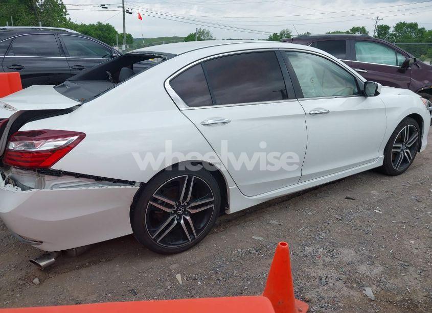 Photo 4 of 2017 Honda Accord SPORT (VIN 1HGCR2F53HA092410)