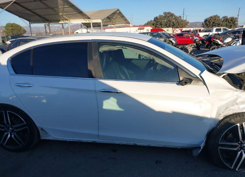 Photo 14 of 2017 Honda Accord SPORT (VIN 1HGCR2F53HA118827)