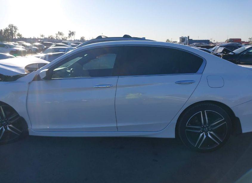 Photo 15 of 2017 Honda Accord SPORT (VIN 1HGCR2F53HA118827)