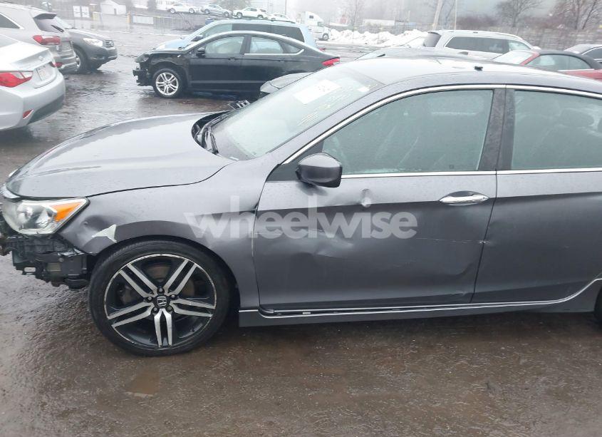 Photo 18 of 2017 Honda Accord SPORT (VIN 1HGCR2F53HA122666)