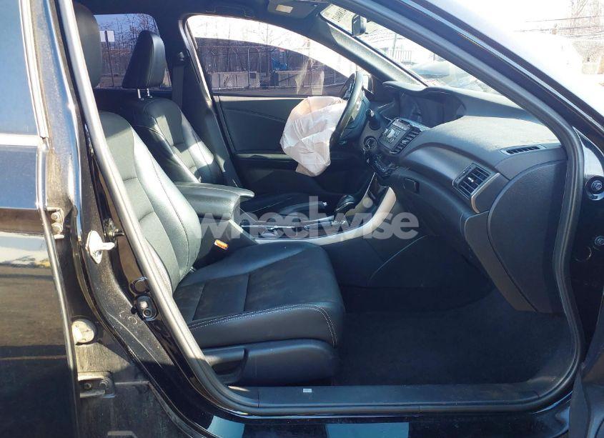 Photo 5 of 2017 Honda Accord SPORT (VIN 1HGCR2F53HA161838)