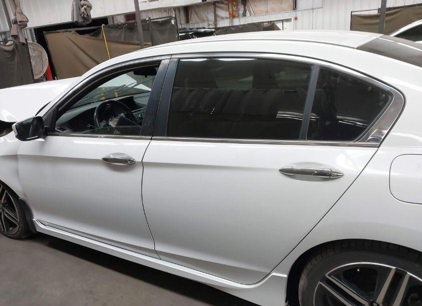 Photo 15 of 2017 Honda Accord SPORT (VIN 1HGCR2F53HA198890)