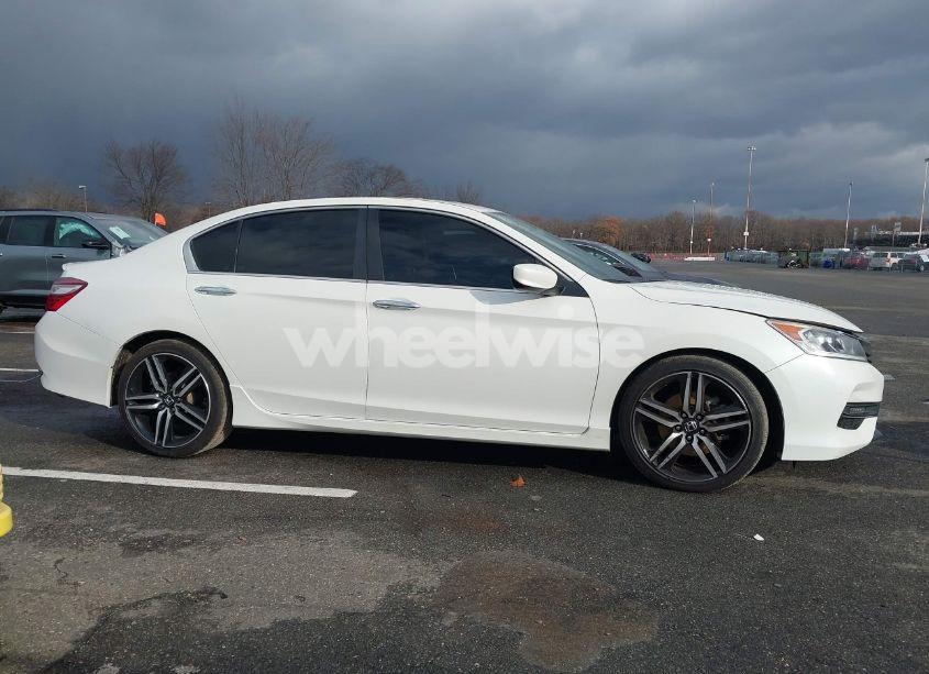 Photo 13 of 2017 Honda Accord SPORT (VIN 1HGCR2F53HA220659)