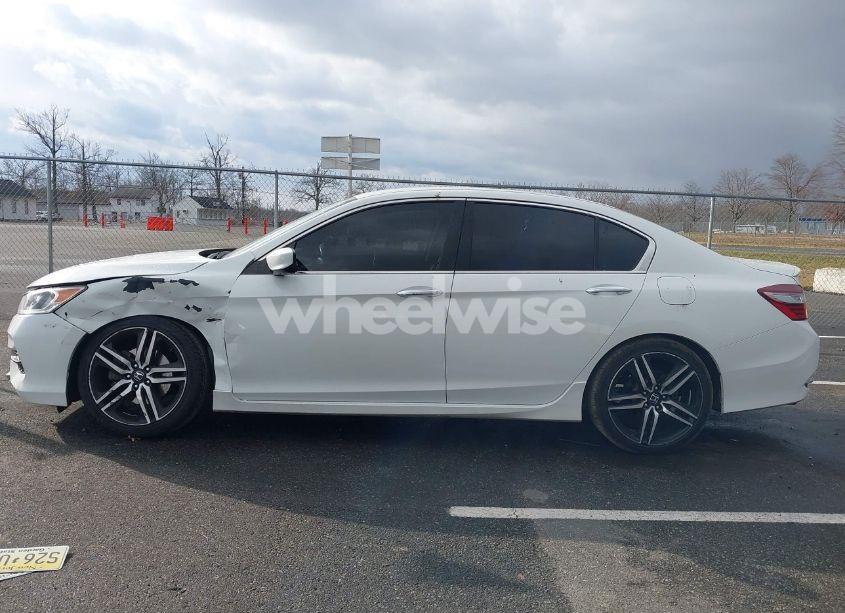 Photo 14 of 2017 Honda Accord SPORT (VIN 1HGCR2F53HA220659)