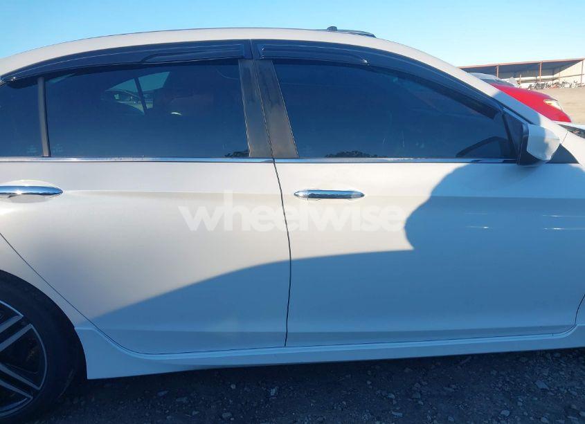 Photo 13 of 2017 Honda Accord SPORT (VIN 1HGCR2F53HA272227)