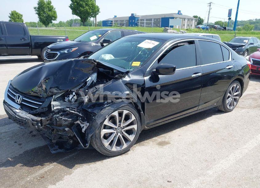 Photo 2 of 2015 Honda Accord SPORT (VIN 1HGCR2F54FA003957)