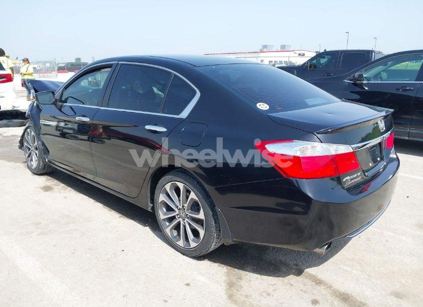 Photo 3 of 2015 Honda Accord SPORT (VIN 1HGCR2F54FA003957)
