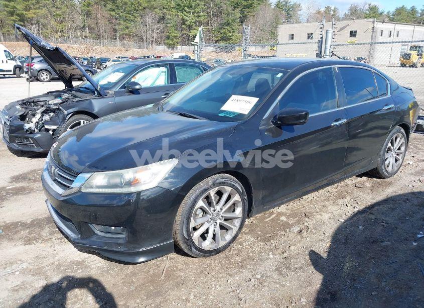 Photo 2 of 2015 Honda Accord SPORT (VIN 1HGCR2F54FA119840)