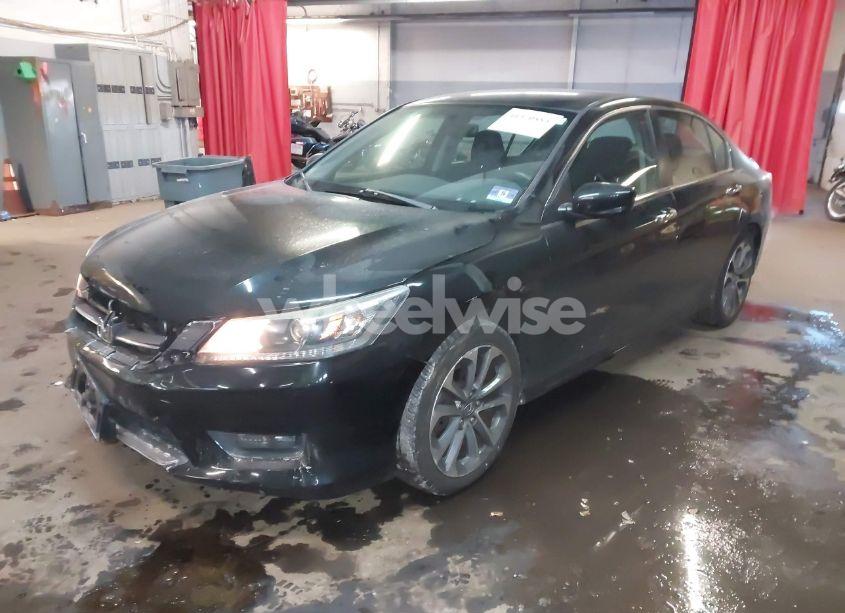 Photo 2 of 2015 Honda Accord SPORT (VIN 1HGCR2F54FA172523)