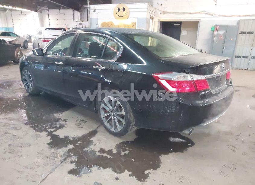 Photo 3 of 2015 Honda Accord SPORT (VIN 1HGCR2F54FA172523)