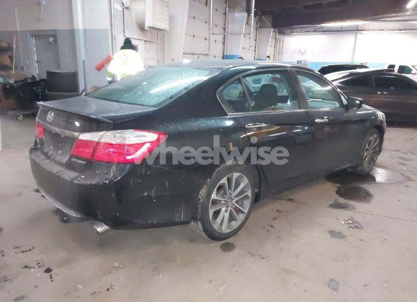 Photo 4 of 2015 Honda Accord SPORT (VIN 1HGCR2F54FA172523)