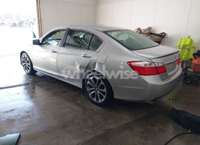 Photo 3 of 2015 Honda Accord SPORT (VIN 1HGCR2F54FA200479)