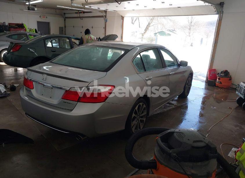 Photo 4 of 2015 Honda Accord SPORT (VIN 1HGCR2F54FA200479)
