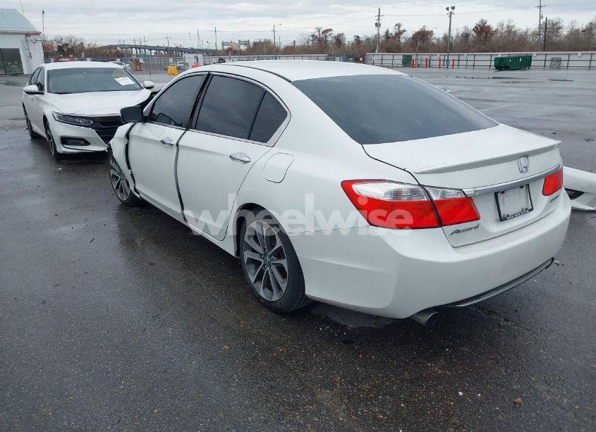 Photo 3 of 2015 Honda Accord SPORT (VIN 1HGCR2F54FA212017)