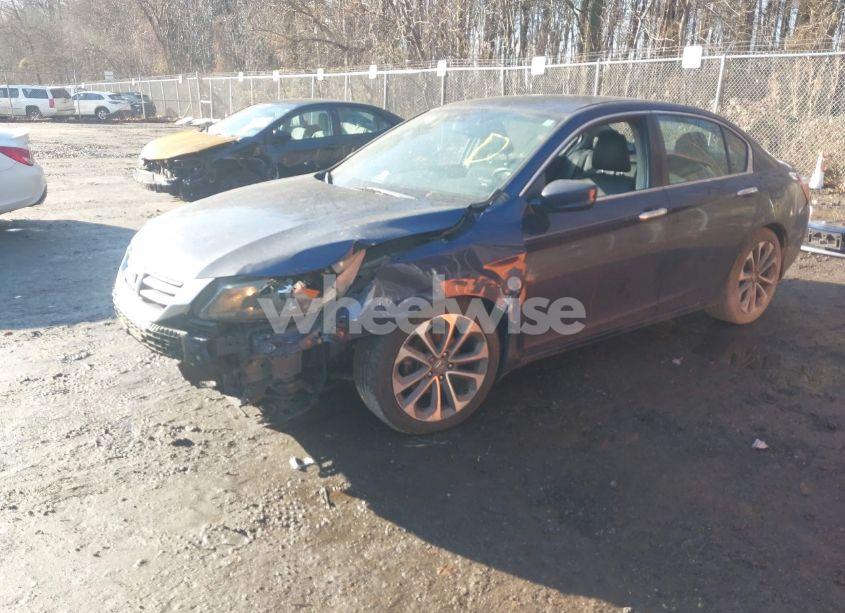 Photo 2 of 2015 Honda Accord SPORT (VIN 1HGCR2F54FA226371)