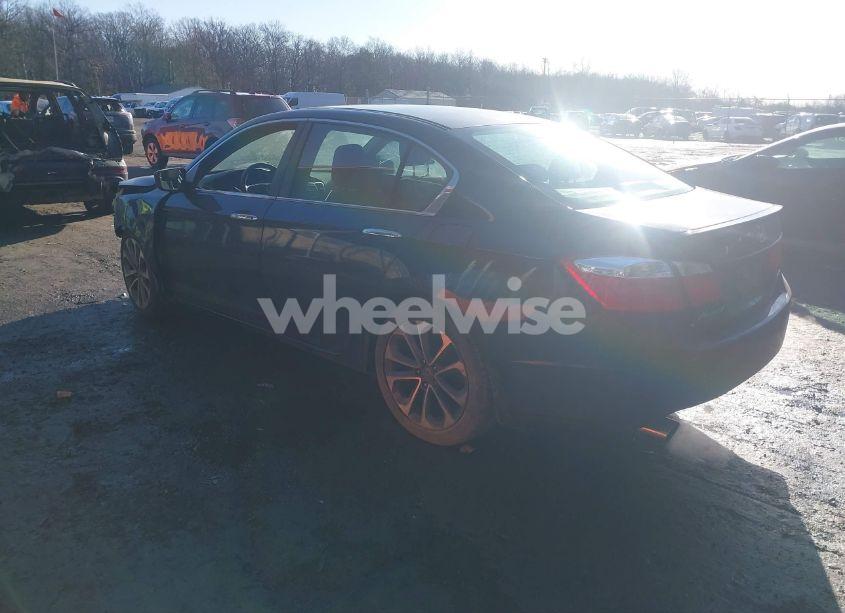 Photo 3 of 2015 Honda Accord SPORT (VIN 1HGCR2F54FA226371)