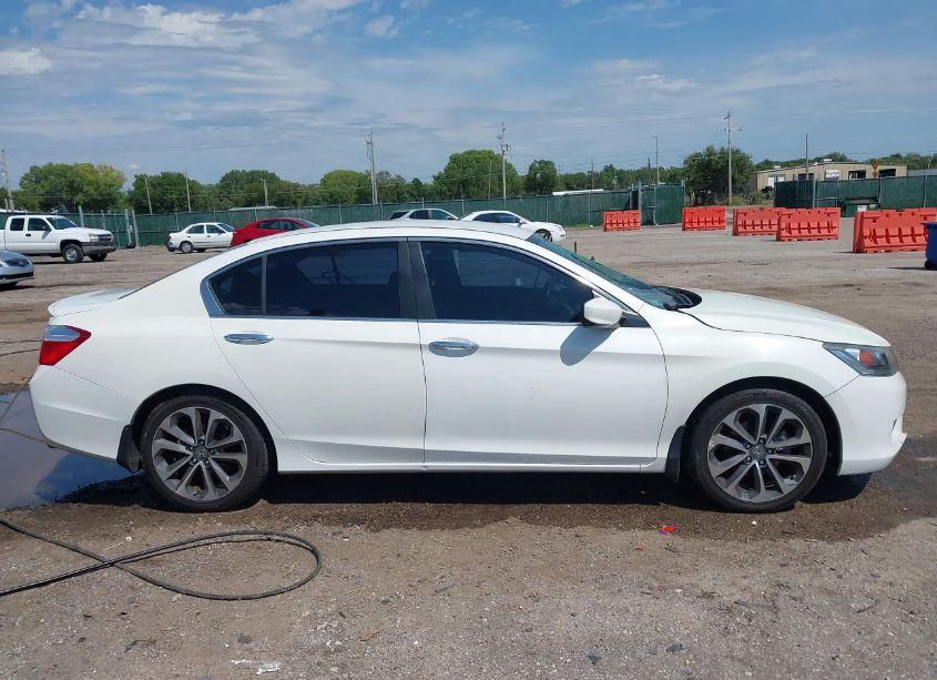 Photo 13 of 2015 Honda Accord SPORT (VIN 1HGCR2F54FA248998)