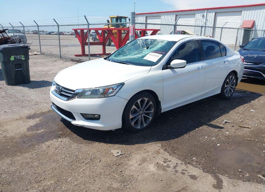 Photo 2 of 2015 Honda Accord SPORT (VIN 1HGCR2F54FA248998)