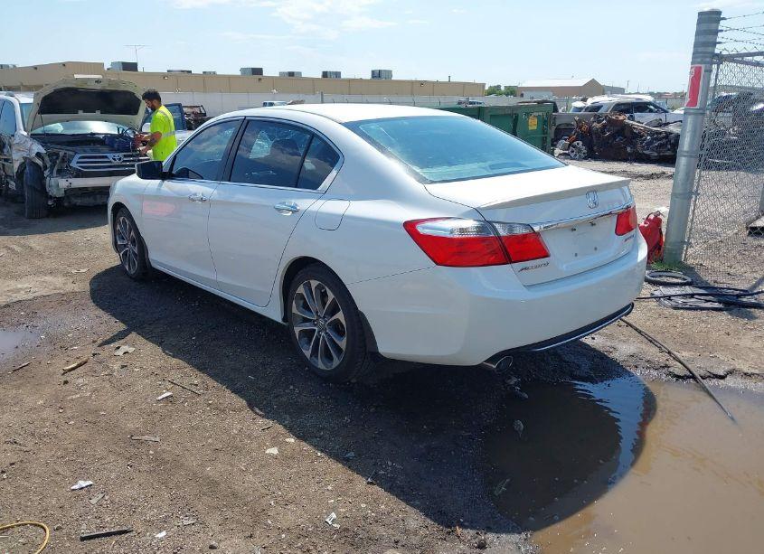 Photo 3 of 2015 Honda Accord SPORT (VIN 1HGCR2F54FA248998)